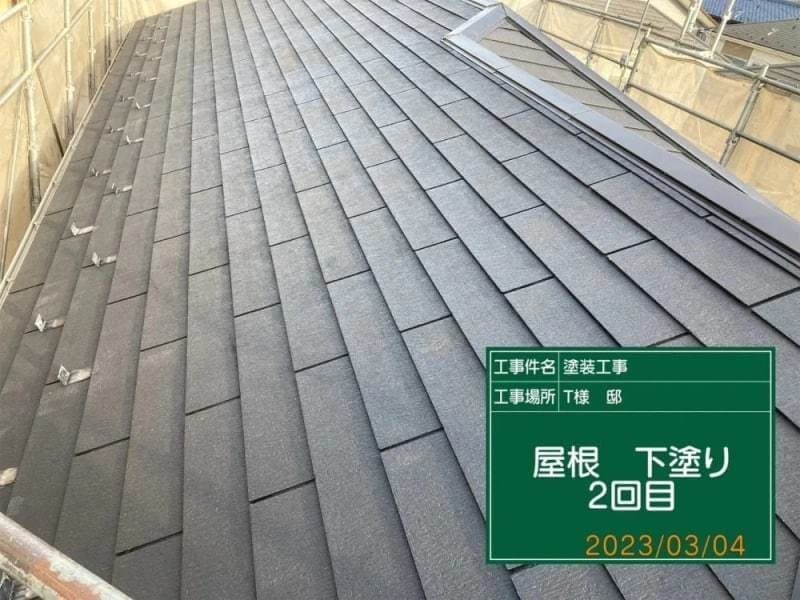 小平市ペイントプラスの小平市T様 施工例:塗装中の屋根