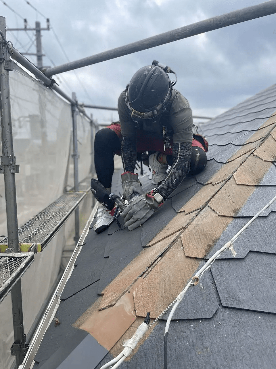 小平市ペイントプラス施工事例:小平市A様 カバー工法中の屋根