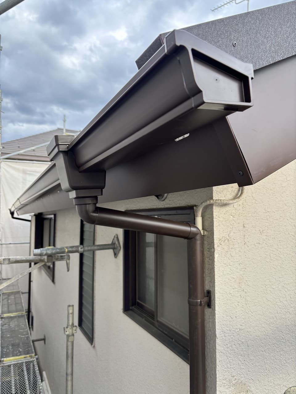 屋根工事 雨樋取付