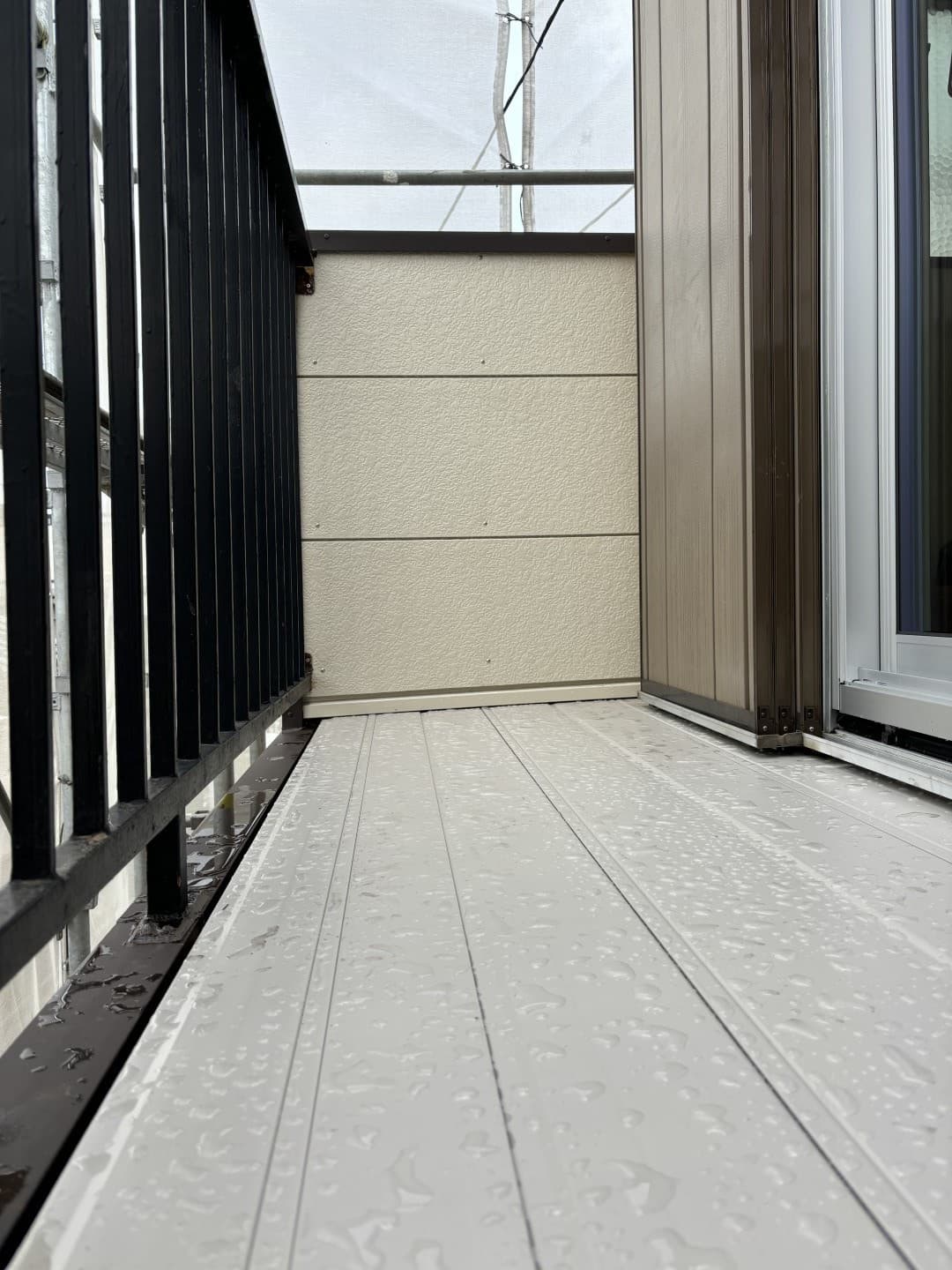 屋根工事 カバー工法が完了した屋根