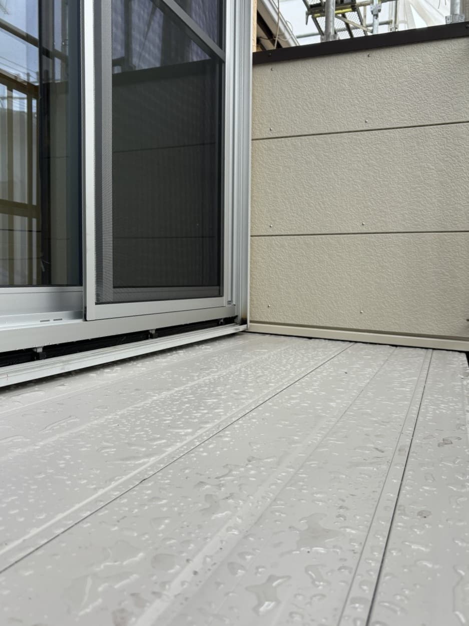 屋根工事 カバー工法が完了した屋根